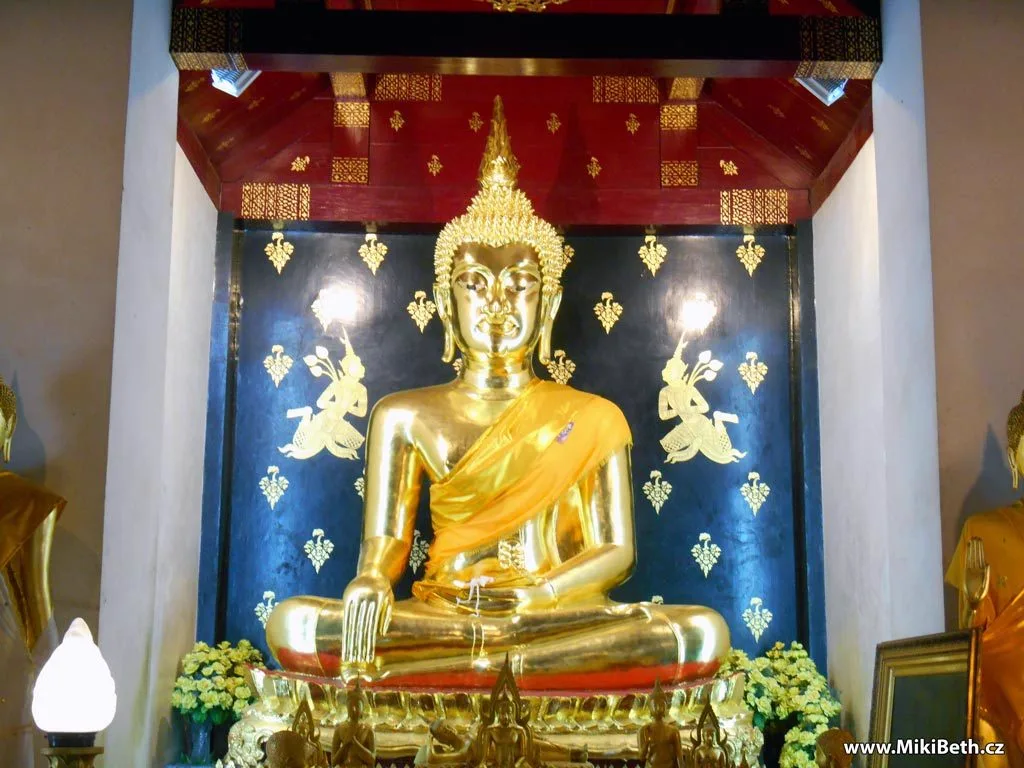 phitsanulok buddha top
