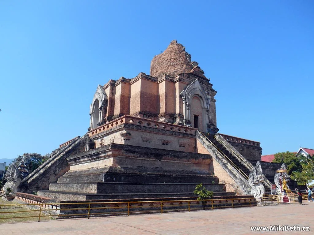 chiang mai pagoda