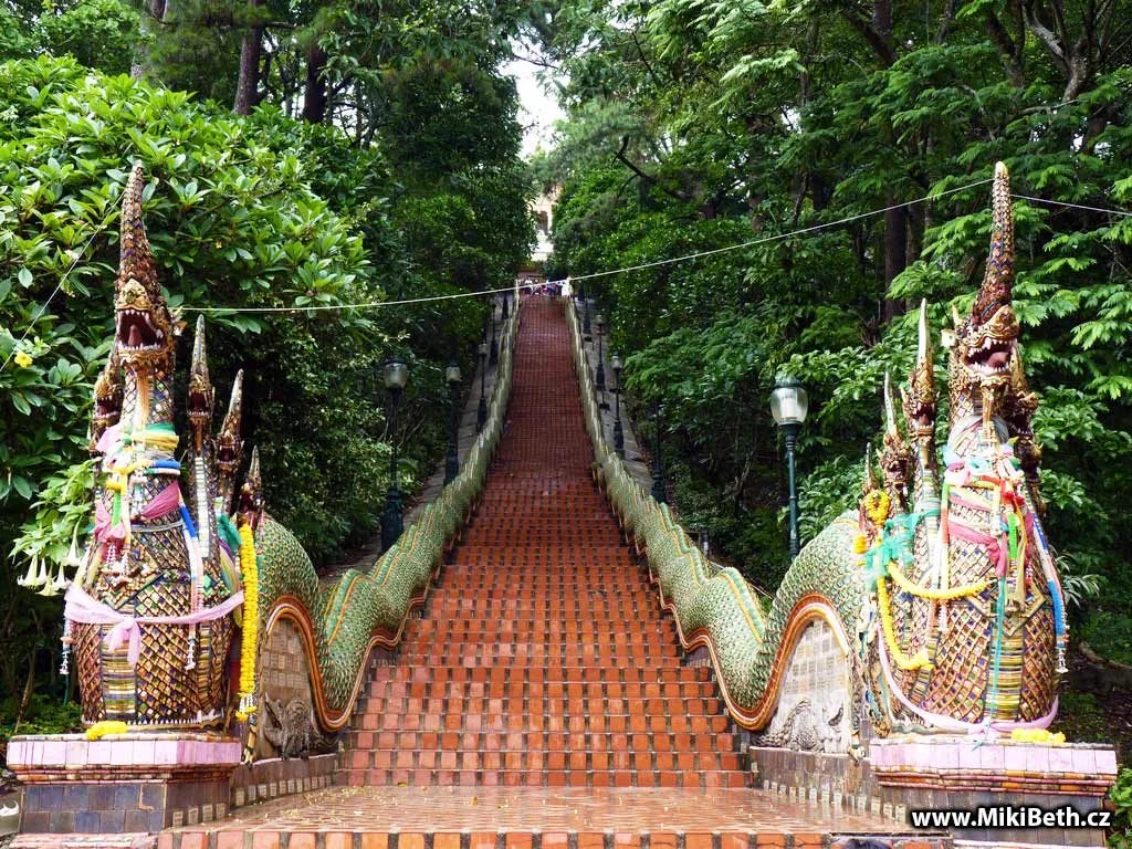 Severní Thajsko — cestopis: Kanchanaburi, Chiang Mai, Chiang Rai a ostrovy